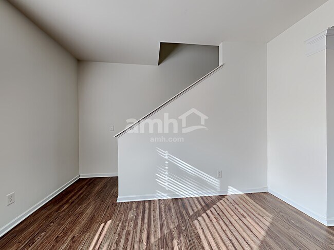 Building Photo - 5536 Stowe Derby Dr