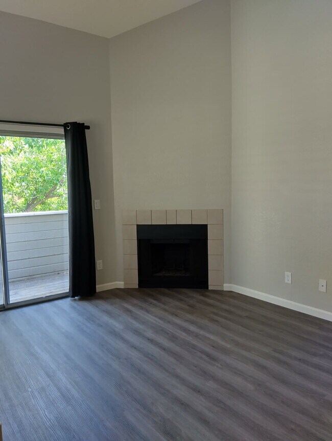 Building Photo - 1019 Dornajo Way
