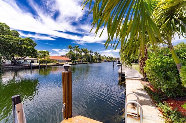 Building Photo - 636 Hibiscus Dr