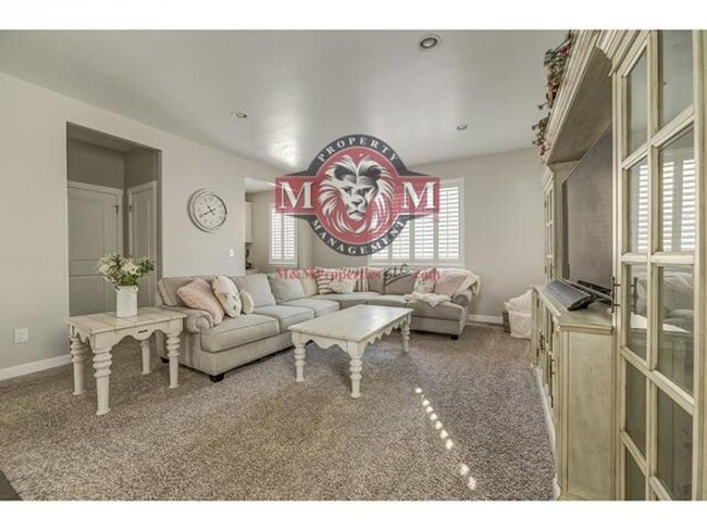Building Photo - Beautiful 4 Bed 4 Bath Townhome in South J...