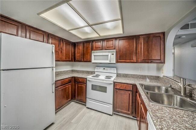 Building Photo - 3411 Sunfish Dr