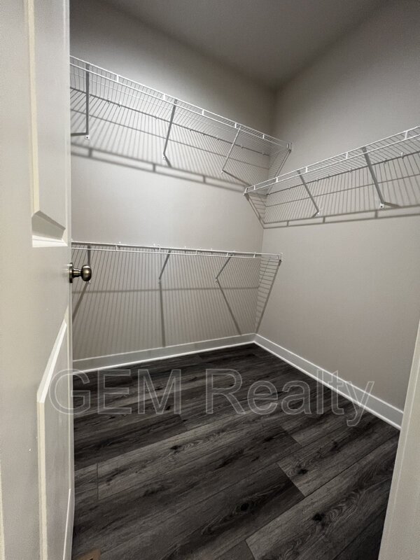 Building Photo - 38 Meadow View Ln