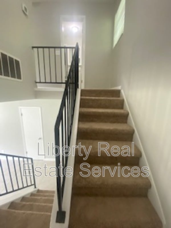 Building Photo - 728 Elaine St