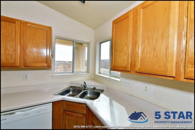 Building Photo - 14164 Robert Ituarte Dr