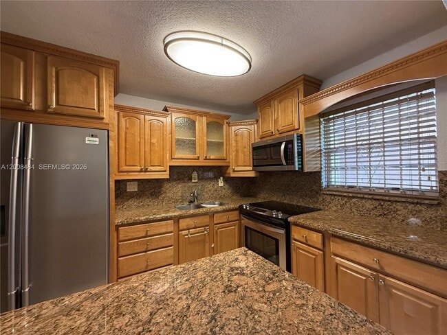 Building Photo - 9140 Fontainebleau Blvd