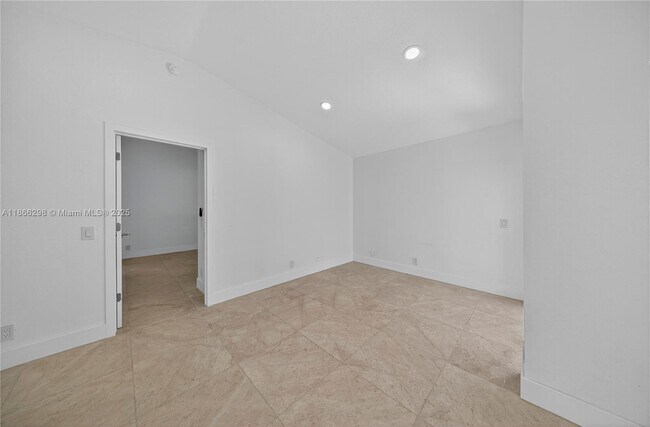 Building Photo - 1545 Springside Dr