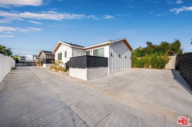 Building Photo - 4727 W 18th St