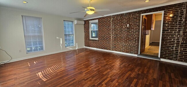 Building Photo - 3744 Camden St SE