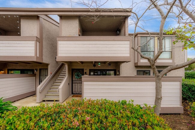 Building Photo - 9189 Village Glen Dr