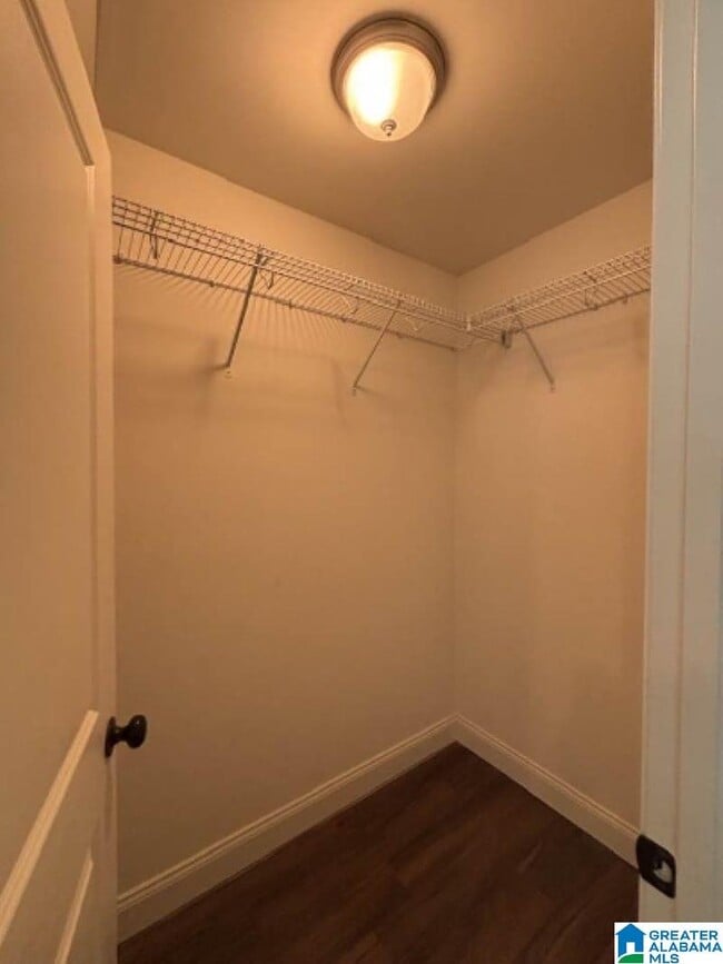 Building Photo - 4008 Lennox Rd