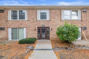 Building Photo - 802 Old Settlers Trl