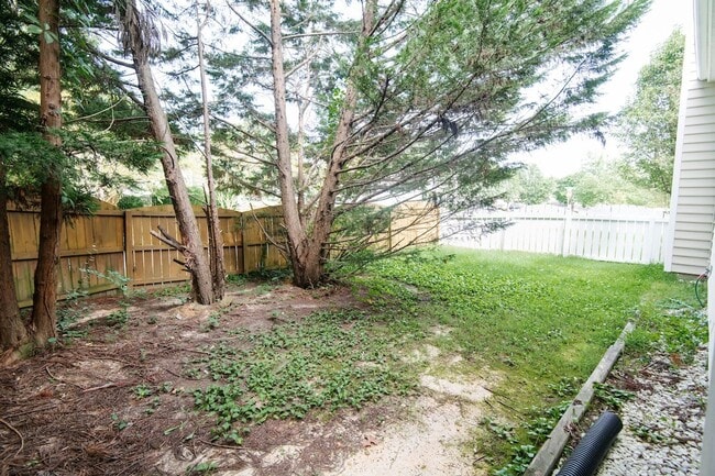Building Photo - Charming Cape-Cod in the Heart of Apex! Fi...