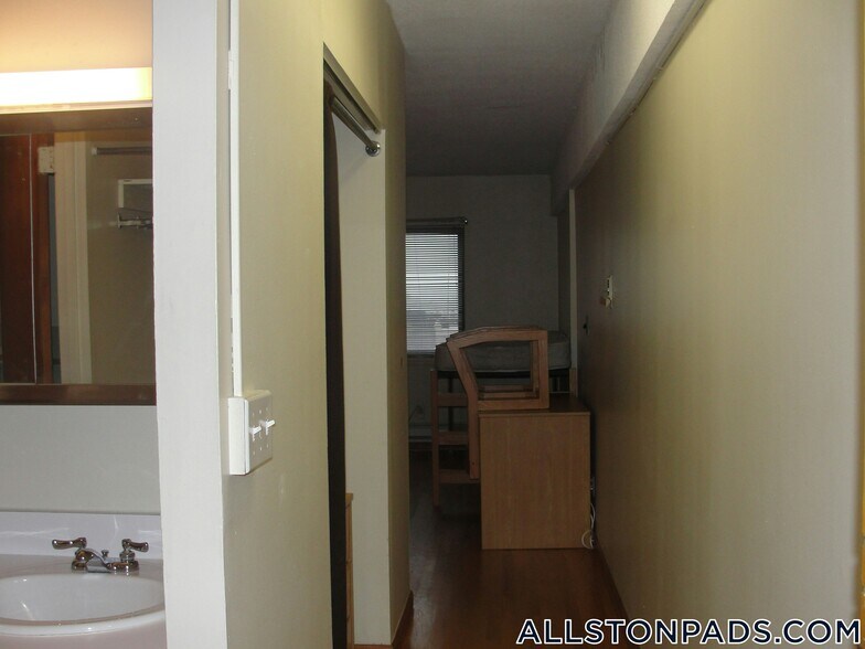 Building Photo - 1110 Commonwealth Ave