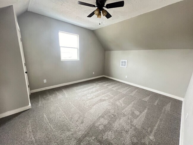 Building Photo - 3 Bed 2 Bath Springfield, Missouri