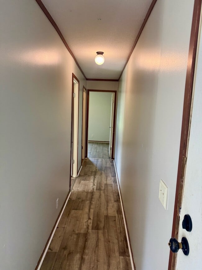 Building Photo - 540 Pitts Loop