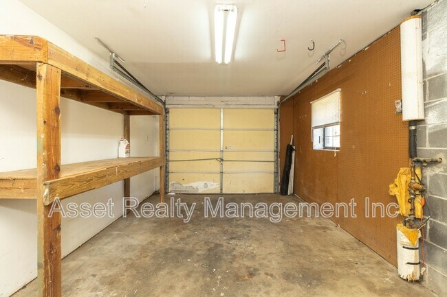 Building Photo - 1817 Sedgewick Dr