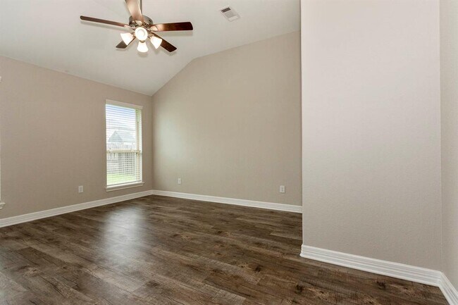 Building Photo - 9735 Stratton Ridge Dr