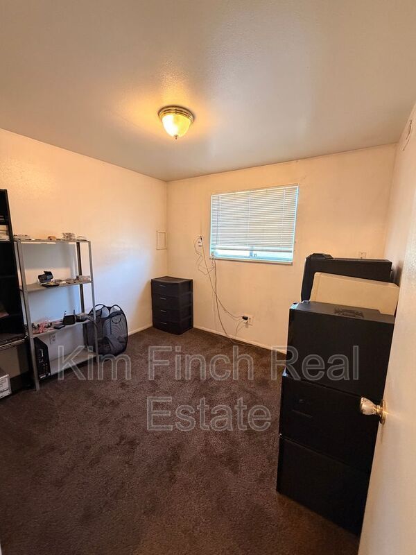 Building Photo - 735 S Stubbs Ave