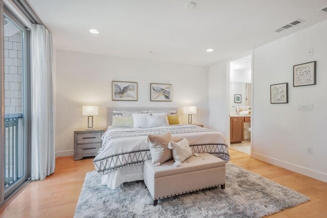 Building Photo - 5 Artisan Way