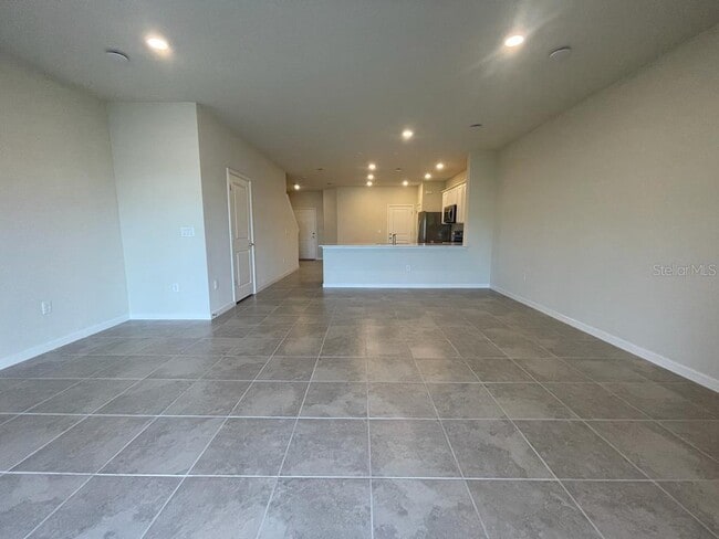 Building Photo - 1998 Canny Cv