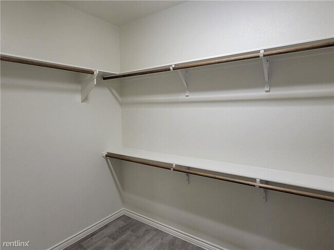 Building Photo - 3 br, 2 bath Duplex - 615 County Road 306 A A