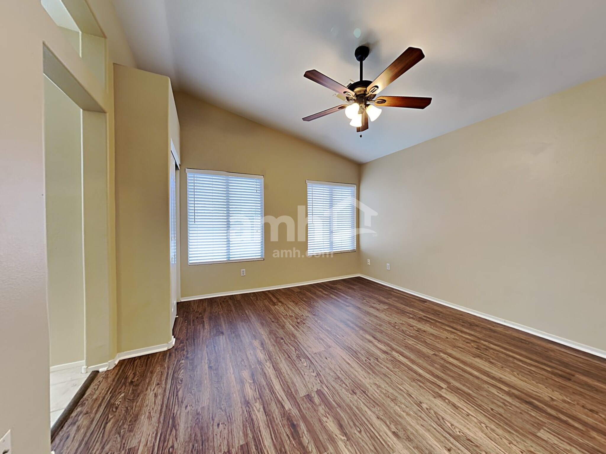 Building Photo - 9034 Dulcimer Ln