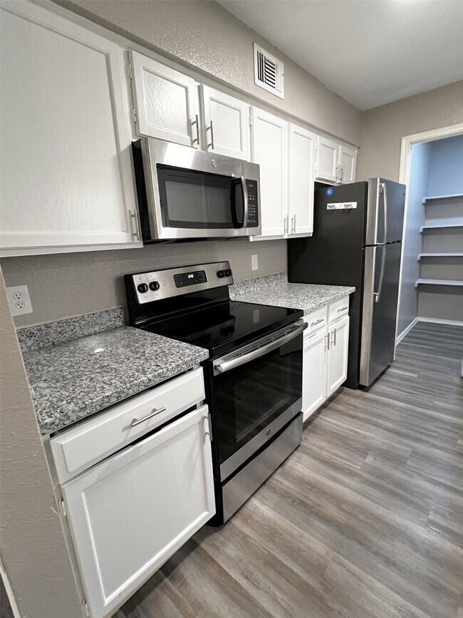 Primary Photo - 6200 W Tidwell Rd