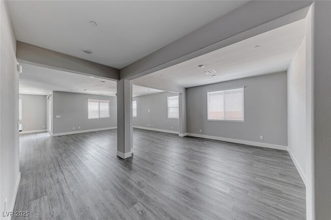 Building Photo - 510 Copper Falcon Ave