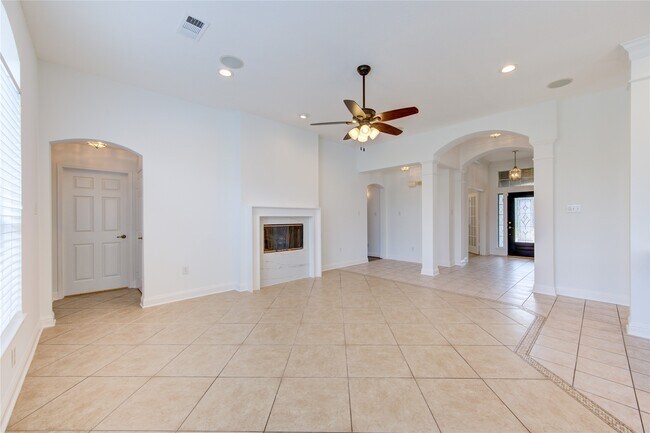 Building Photo - 6015 Nash Creek Ct