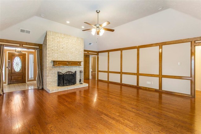 Building Photo - 14718 Stanbridge Dr
