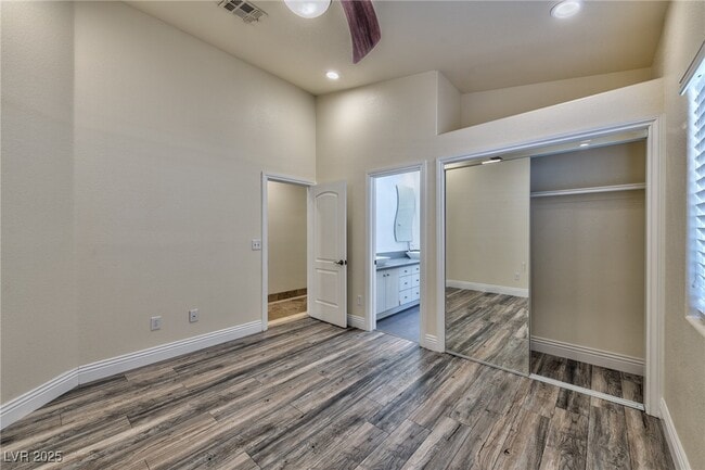 Building Photo - 8129 Pacific Cove Dr