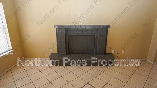 Building Photo - 12107 Valley Quail Dr