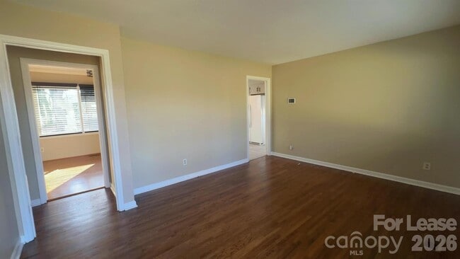 Building Photo - 715 Tom Hunter Rd