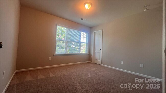 Building Photo - 2709 Southern Trace Dr