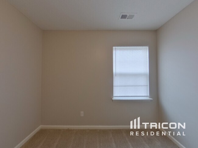 Building Photo - 12724 Deaton Hill Dr