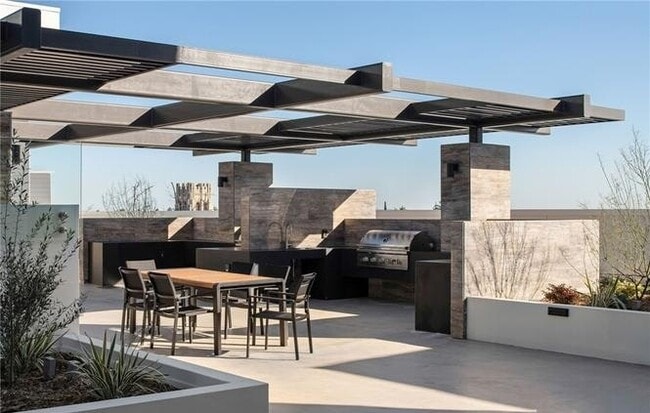 Building Photo - 380 Cordova St