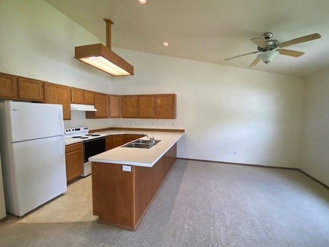 Building Photo - S519