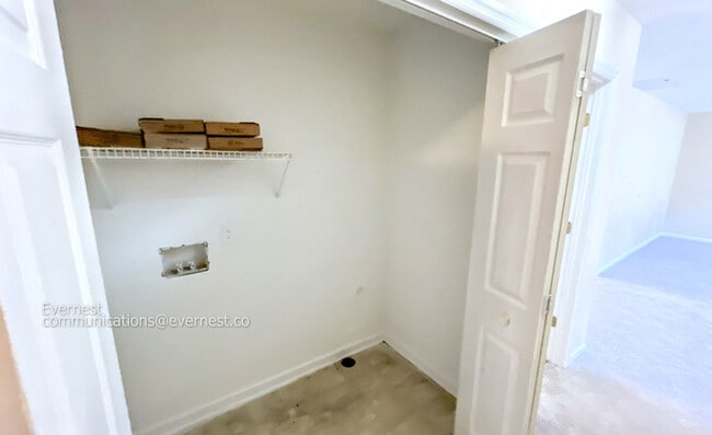 Building Photo - 181 Fox Crest Dr SW