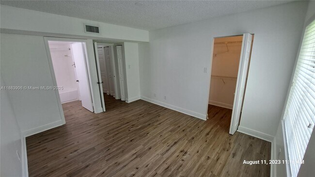 Building Photo - 15770 SW 106th Terrace
