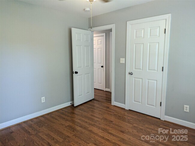 Building Photo - 175 Turnberry Ln