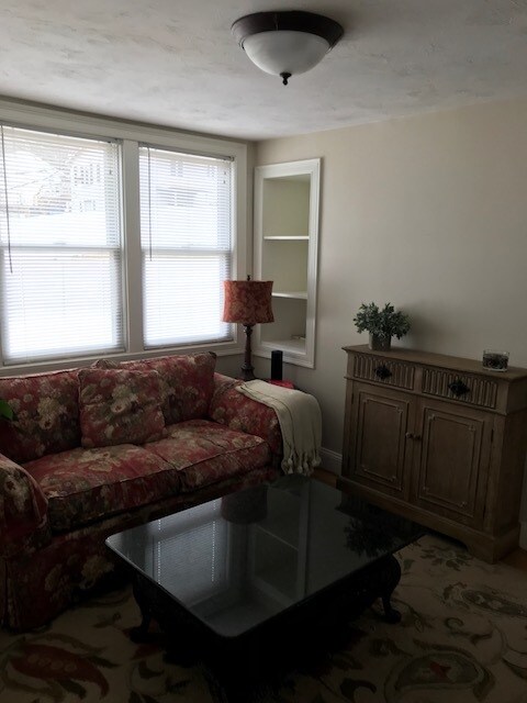 Building Photo - 13 Wards Ln