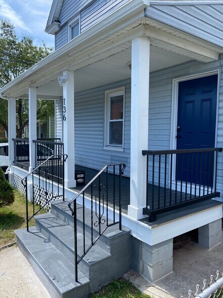 Building Photo - 136 West St