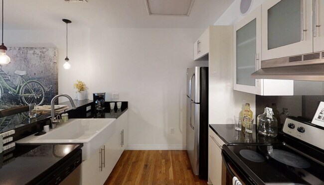 Building Photo - 907 S. Broadway-402A