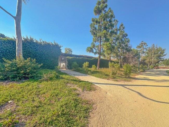 Building Photo - 25611 Quail Run
