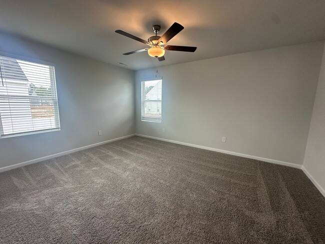 Building Photo - 191 Hornet Dr