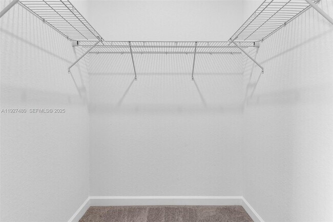 Building Photo - 2665 SE 28th St