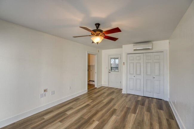 Building Photo - 758 Sandy Mountain Dr