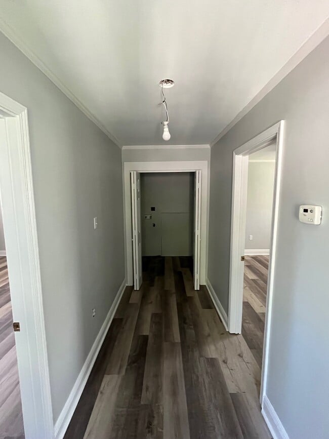 Building Photo - 932 Helios Ave