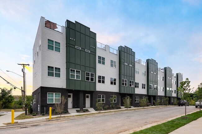 Building Photo - 1405 Napoleon St