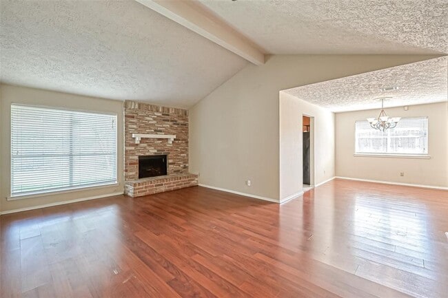 Building Photo - 442 Redway Ln